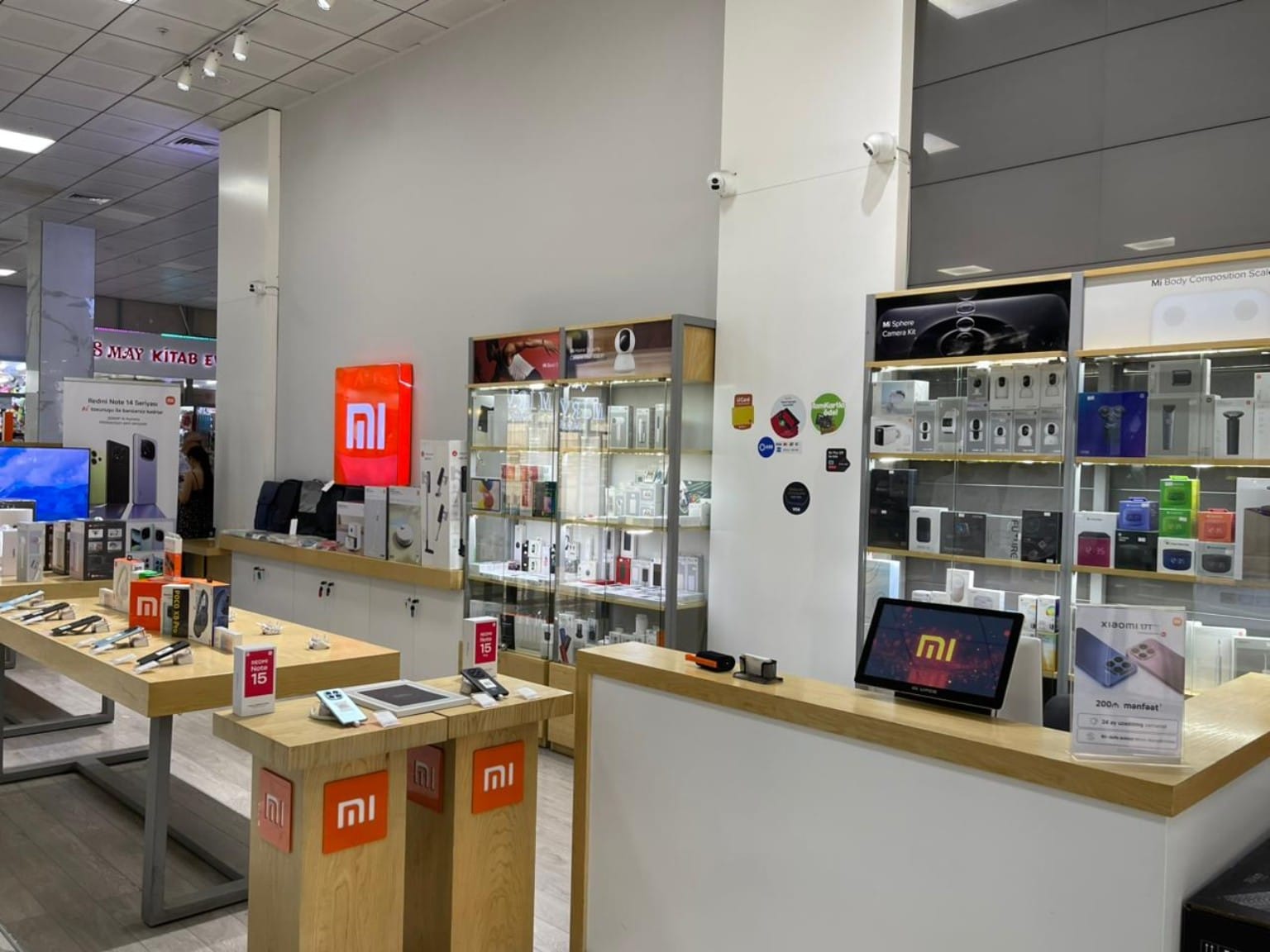 MI Concept Store ADY 1. Mərtəbə
